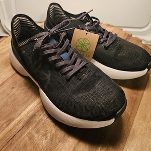 Gaiam ortholite sneakers